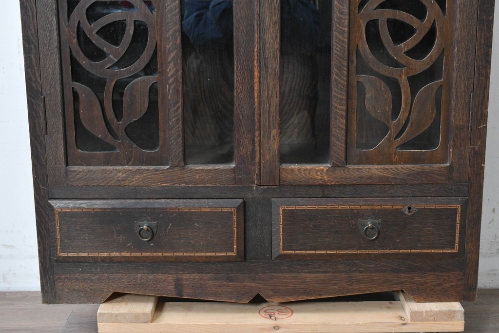 和製アンティーク　レトロな透かし彫り入り本箱　(R-087378)