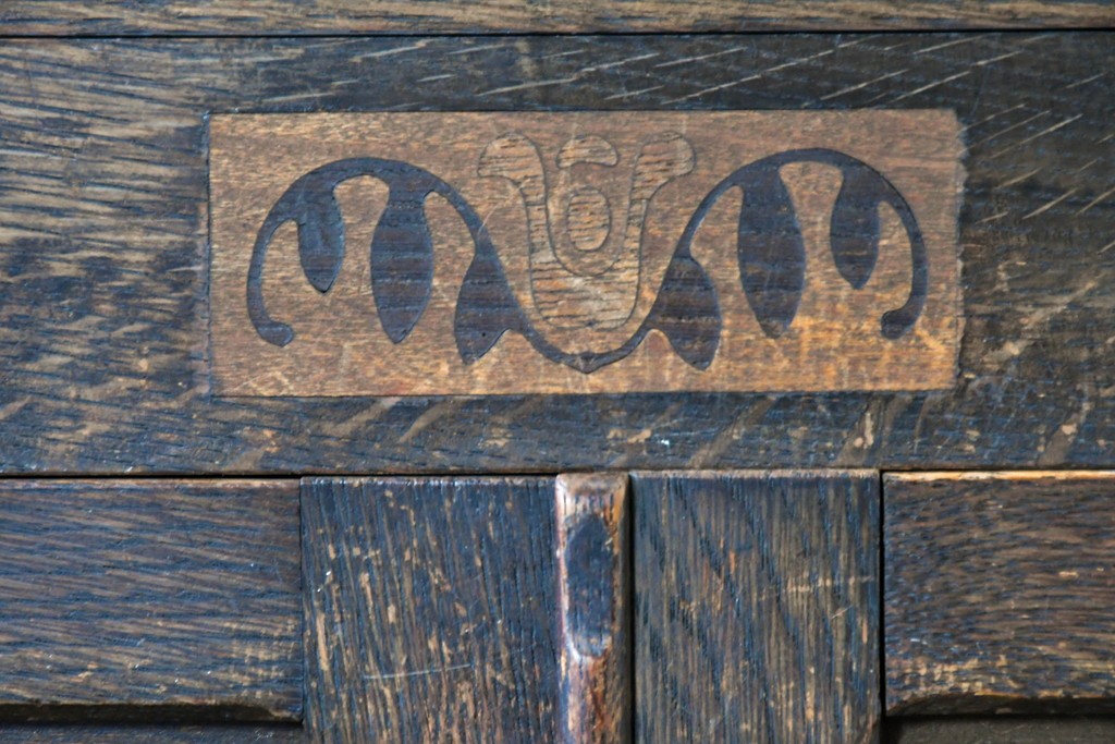 和製アンティーク　レトロな透かし彫り入り本箱　(R-087378)