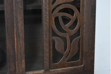 和製アンティーク　レトロな透かし彫り入り本箱　(R-087378)