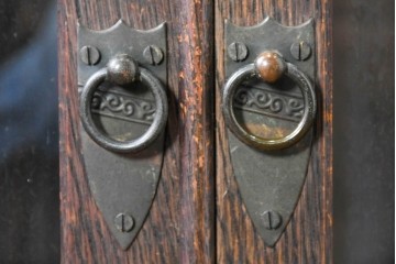 和製アンティーク　レトロな透かし彫り入り本箱　(R-087378)