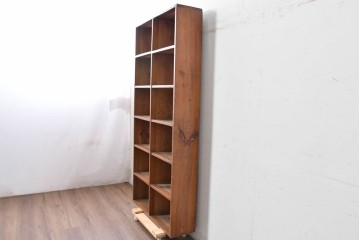 和製ヴィンテージ　素朴な木味が魅力のレトロな升目棚　(R-087381)