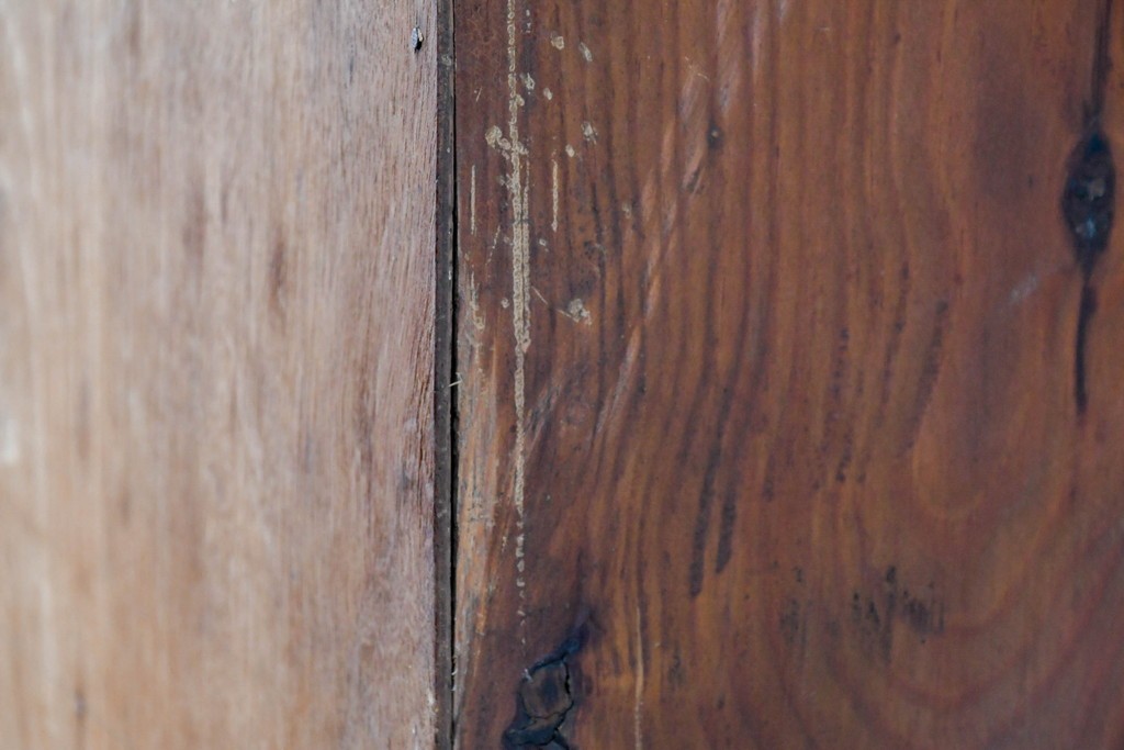 和製ヴィンテージ　素朴な木味が魅力のレトロな升目棚　(R-087381)