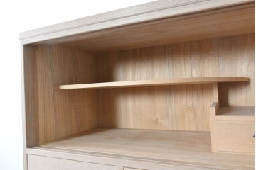 中古　高級品!!　桐箪笥(並厚)　蒔絵(松・梅の図)入り　衣装盆5杯の着物箪笥　(R-087383)