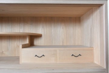 中古　高級品!!　桐箪笥(並厚)　蒔絵(松・梅の図)入り　衣装盆5杯の着物箪笥　(R-087383)