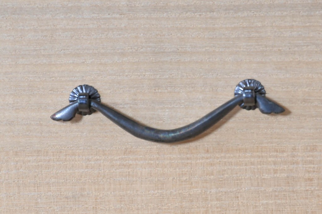 中古　高級品!!　桐箪笥(並厚)　蒔絵(松・梅の図)入り　衣装盆5杯の着物箪笥　(R-087383)