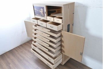 中古　高級品!!　桐箪笥(並厚)　蒔絵(松・梅の図)入り　衣装盆5杯の着物箪笥　(R-087383)