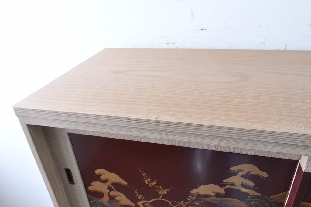 中古　高級品!!　桐箪笥(並厚)　蒔絵(松・梅の図)入り　衣装盆5杯の着物箪笥　(R-087383)