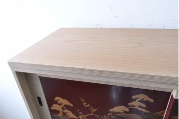 中古　高級品!!　桐箪笥(並厚)　蒔絵(松・梅の図)入り　衣装盆5杯の着物箪笥　(R-087383)