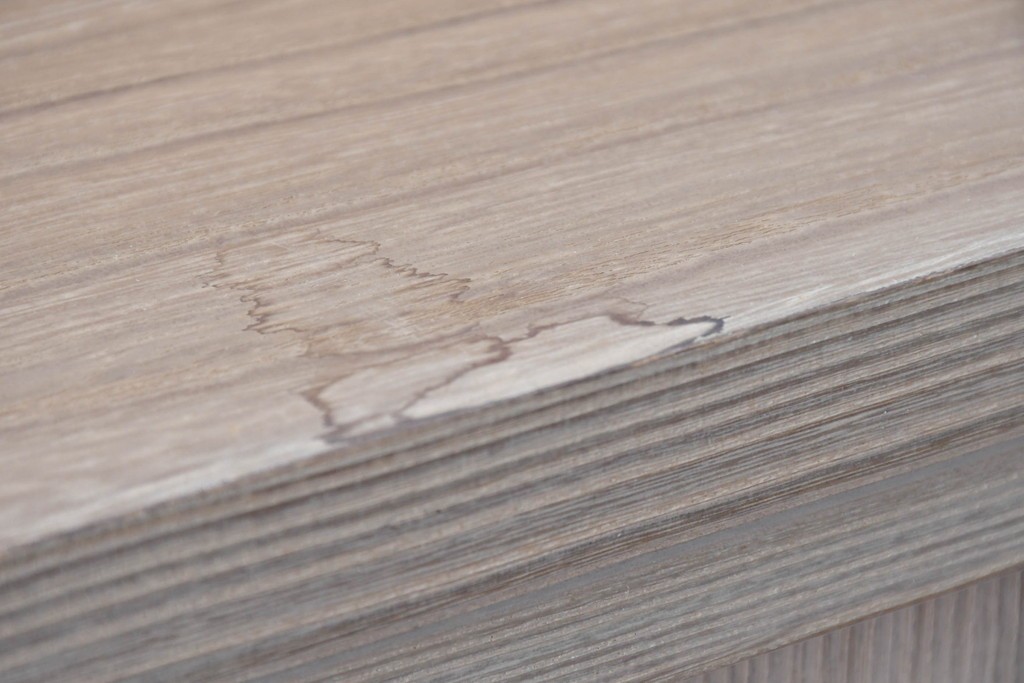 中古　高級品!!　桐箪笥(並厚)　蒔絵(松・梅の図)入り　衣装盆5杯の着物箪笥　(R-087383)