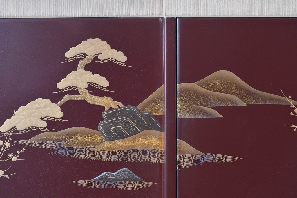 中古　高級品!!　桐箪笥(並厚)　蒔絵(松・梅の図)入り　衣装盆5杯の着物箪笥　(R-087383)