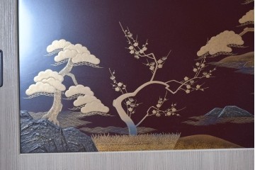 中古　高級品!!　桐箪笥(並厚)　蒔絵(松・梅の図)入り　衣装盆5杯の着物箪笥　(R-087383)