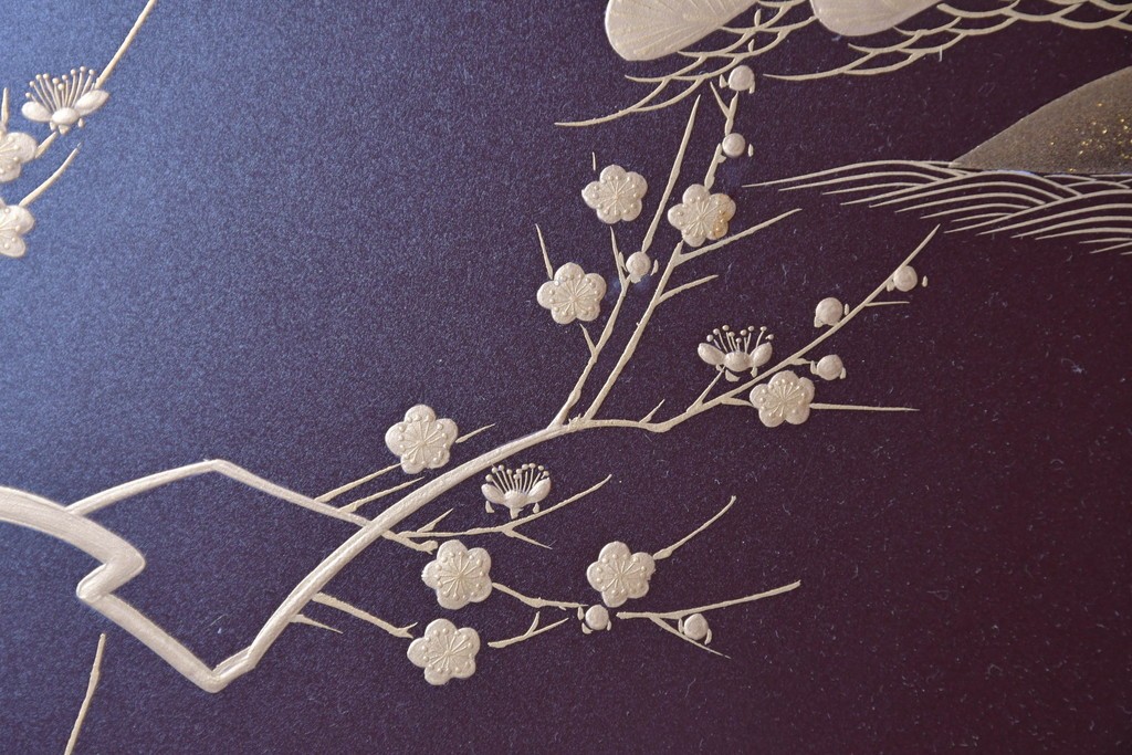 中古　高級品!!　桐箪笥(並厚)　蒔絵(松・梅の図)入り　衣装盆5杯の着物箪笥　(R-087383)