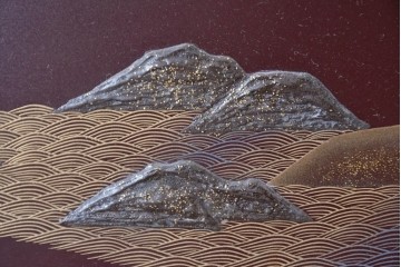 中古　高級品!!　桐箪笥(並厚)　蒔絵(松・梅の図)入り　衣装盆5杯の着物箪笥　(R-087383)