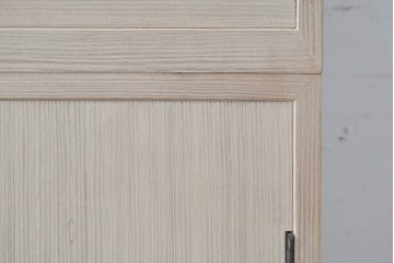 中古　高級品!!　桐箪笥(並厚)　蒔絵(松・梅の図)入り　衣装盆5杯の着物箪笥　(R-087383)