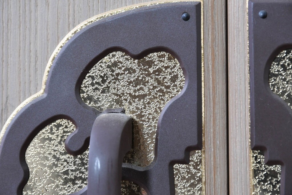 中古　高級品!!　桐箪笥(並厚)　蒔絵(松・梅の図)入り　衣装盆5杯の着物箪笥　(R-087383)