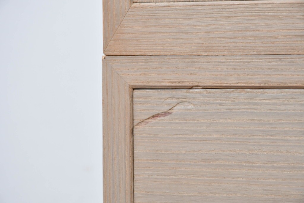 中古　高級品!!　桐箪笥(並厚)　蒔絵(松・梅の図)入り　衣装盆5杯の着物箪笥　(R-087383)