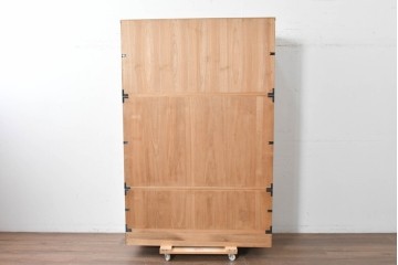 中古　高級品!!　桐箪笥(並厚)　蒔絵(松・梅の図)入り　衣装盆5杯の着物箪笥　(R-087383)