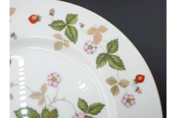 イギリス　WEDGWOOD(ウェッジウッド)　直径約18cm　ワイルドストロベリーシリーズのプレート6枚セット　(R-087384)