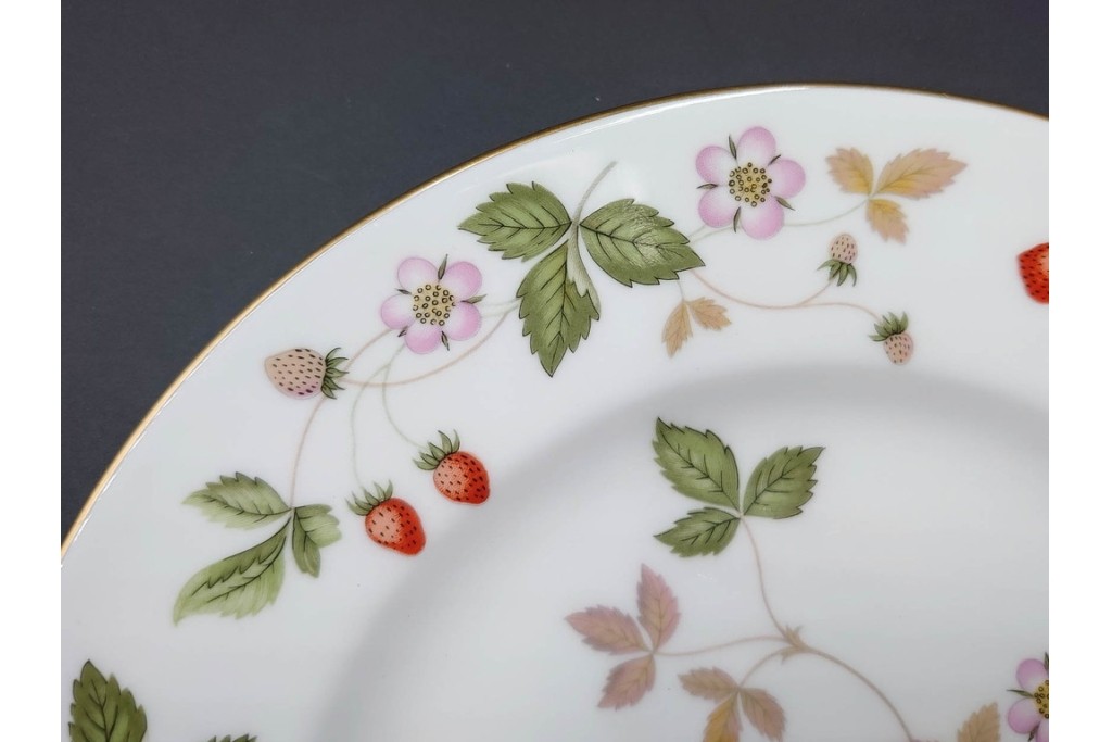 イギリス　WEDGWOOD(ウェッジウッド)　直径約18cm　ワイルドストロベリーシリーズのプレート6枚セット　(R-087384)