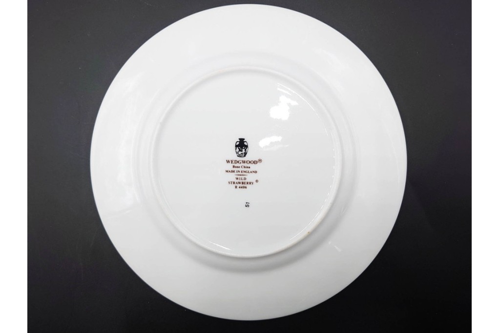 イギリス　WEDGWOOD(ウェッジウッド)　直径約18cm　ワイルドストロベリーシリーズのプレート6枚セット　(R-087384)