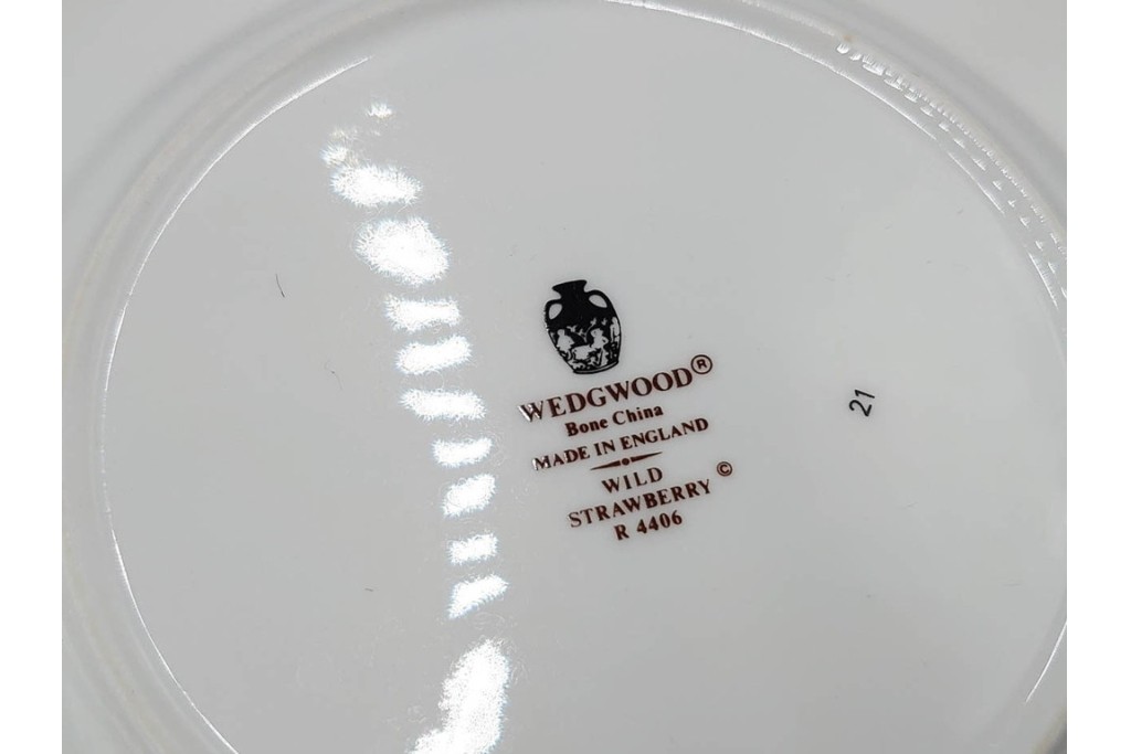 イギリス　WEDGWOOD(ウェッジウッド)　直径約18cm　ワイルドストロベリーシリーズのプレート6枚セット　(R-087384)