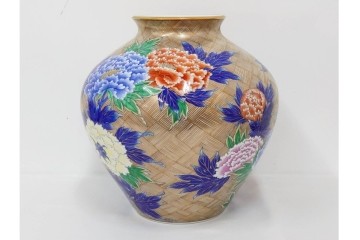 香蘭社　有田焼　染錦　高さ約35cm　金彩と牡丹模様が華やかな花瓶　(R-087386)