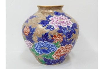 香蘭社　有田焼　染錦　高さ約35cm　金彩と牡丹模様が華やかな花瓶　(R-087386)