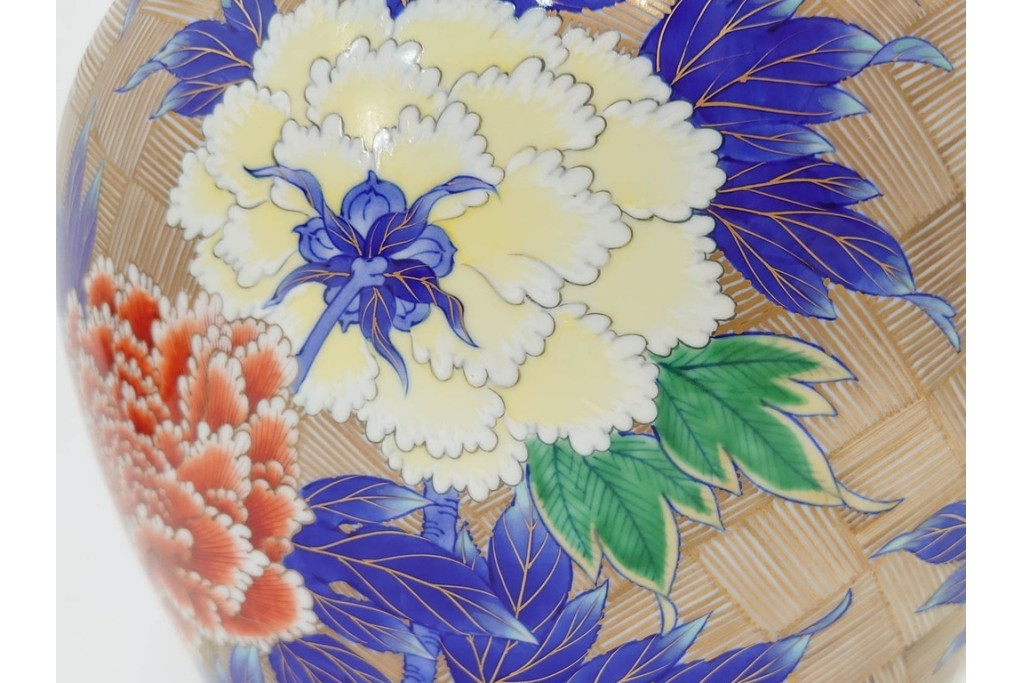 香蘭社　有田焼　染錦　高さ約35cm　金彩と牡丹模様が華やかな花瓶　(R-087386)