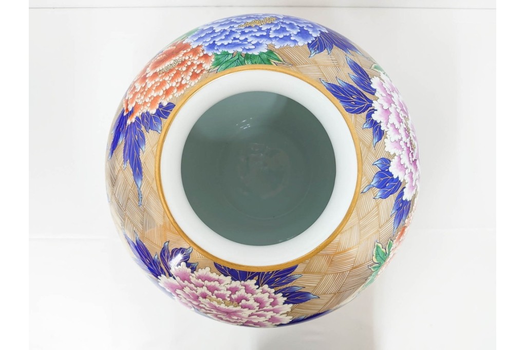 香蘭社　有田焼　染錦　高さ約35cm　金彩と牡丹模様が華やかな花瓶　(R-087386)
