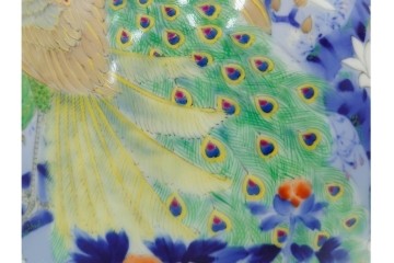 深川製磁　染錦　高さ約32cm　木蓮孔雀が印象的な花瓶　(R-087387)