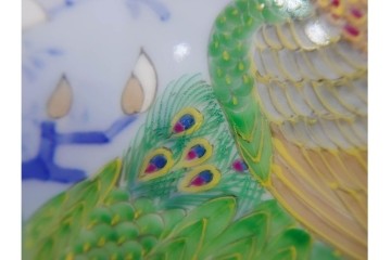 深川製磁　染錦　高さ約32cm　木蓮孔雀が印象的な花瓶　(R-087387)