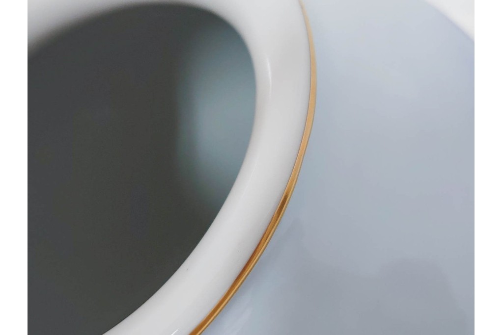 深川製磁　染錦　高さ約32cm　木蓮孔雀が印象的な花瓶　(R-087387)