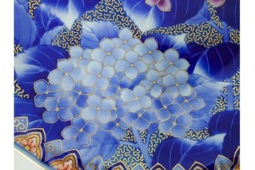 深川製磁　陶彩作　染錦　紫陽花金ミルの飾鉢　共箱付き　(R-087388)