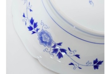 深川製磁　陶彩作　染錦　上品な菖蒲金ミルの飾鉢　共箱付き　(R-087389)