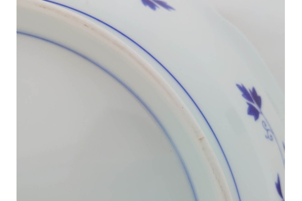 深川製磁　陶彩作　染錦　上品な菖蒲金ミルの飾鉢　共箱付き　(R-087389)