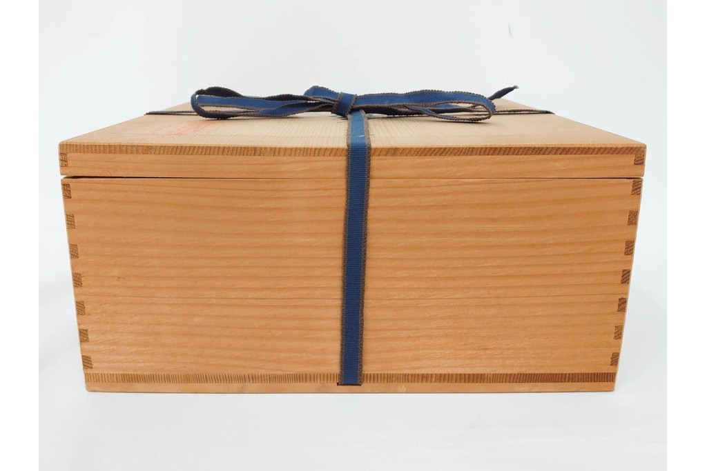 深川製磁　陶彩作　染錦　上品な菖蒲金ミルの飾鉢　共箱付き　(R-087389)