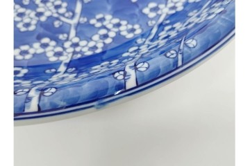 源右衛門窯　有田焼　染付枝梅文の大皿　共箱付き　(R-087391)