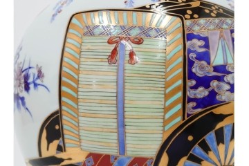 深川製磁　有田焼　染錦　高さ約37cm　華やかな御所車絵の花瓶　共箱付き　(R-087392)