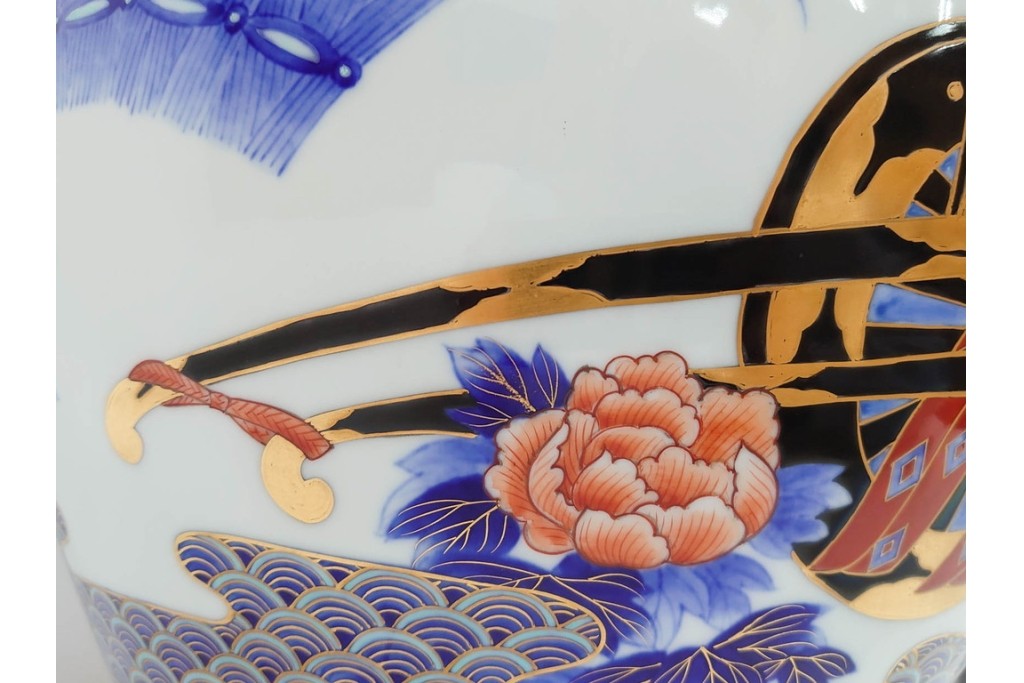 深川製磁　有田焼　染錦　高さ約37cm　華やかな御所車絵の花瓶　共箱付き　(R-087392)