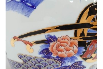 深川製磁　有田焼　染錦　高さ約37cm　華やかな御所車絵の花瓶　共箱付き　(R-087392)