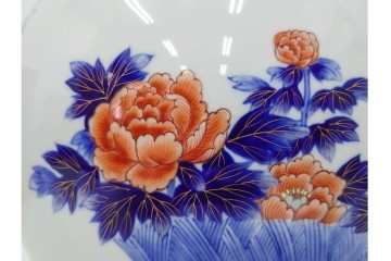 深川製磁　有田焼　染錦　高さ約37cm　華やかな御所車絵の花瓶　共箱付き　(R-087392)