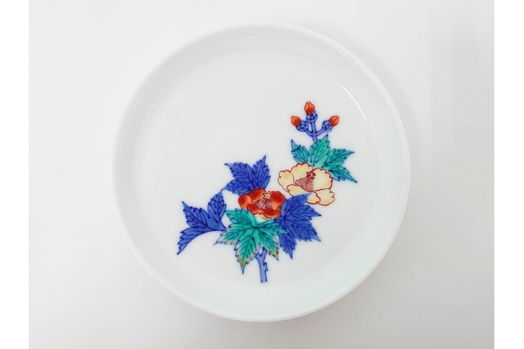 今泉今右衛門　有田焼　錦葵絵の銘々皿(4.1寸)5点・花画の湯呑2点セット　共箱付き　(R-087401)