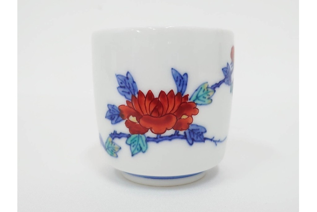 今泉今右衛門　有田焼　錦葵絵の銘々皿(4.1寸)5点・花画の湯呑2点セット　共箱付き　(R-087401)