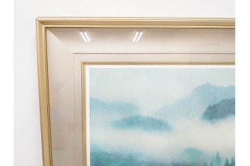 真作　新復刻画　東山魁夷　監修 東山すみ　HC/250　「青い谷」　霧に包まれた深い森と滝が美しいリトグラフ　外箱付き　(R-087404)
