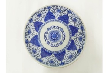 幕末から明治期　伊万里　染付　約31cm　一尺　のびやかな花唐草文が美しい大皿　(R-087410)