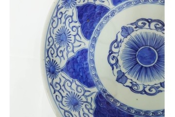 幕末から明治期　伊万里　染付　約31cm　一尺　のびやかな花唐草文が美しい大皿　(R-087410)