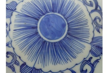 幕末から明治期　伊万里　染付　約31cm　一尺　のびやかな花唐草文が美しい大皿　(R-087410)