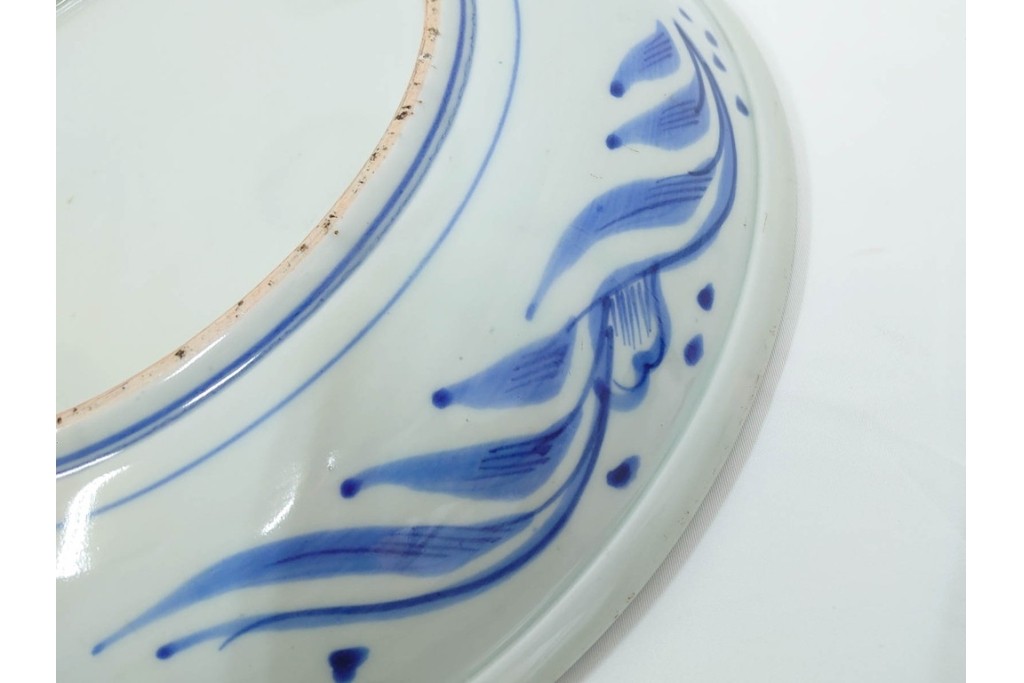 幕末から明治期　伊万里　染付　約31cm　一尺　のびやかな花唐草文が美しい大皿　(R-087410)