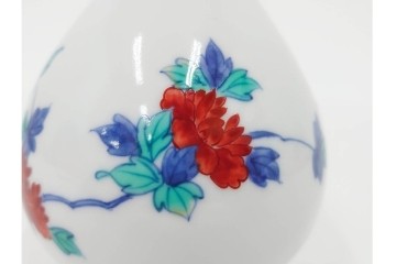 今泉今右衛門　有田焼　錦牡丹絵の花瓶(高さ約13cm)・錦桃画の摘入小鉢6点セット　(R-087411)