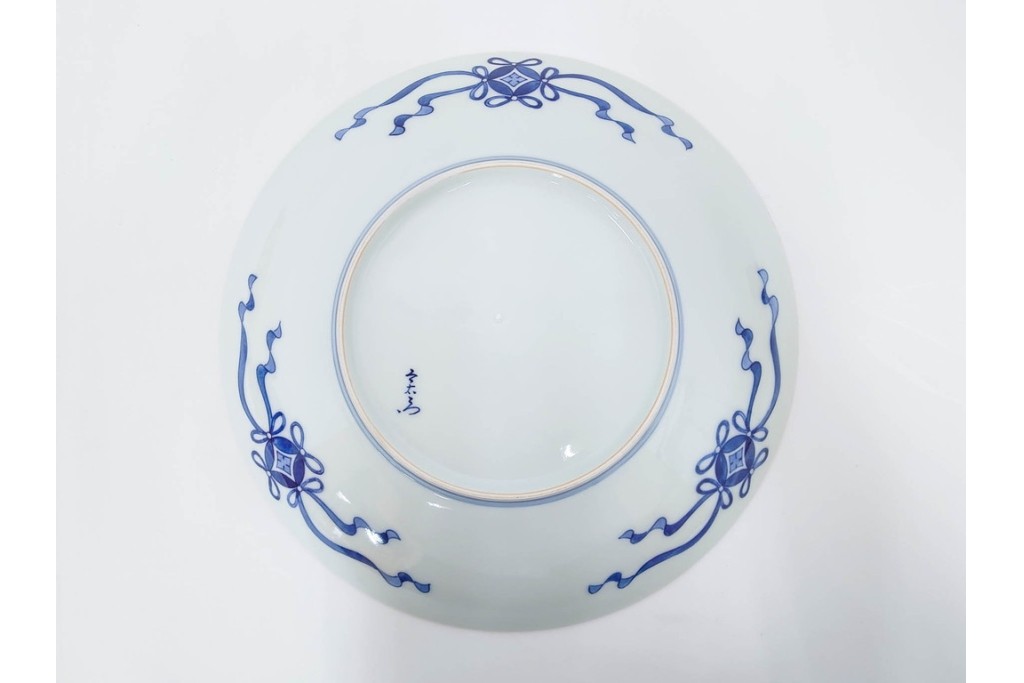 十三代 今泉今右衛門　有田焼　約29cm(9.5寸)　襲名十周年記念オリジナル作品　「色鍋島玉堂富貴画額皿」　共箱・認定書・皿立て付き　(R-087412)